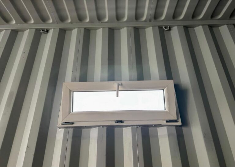 Kippfenster für Seecontainer, 1.000 x 400 mm